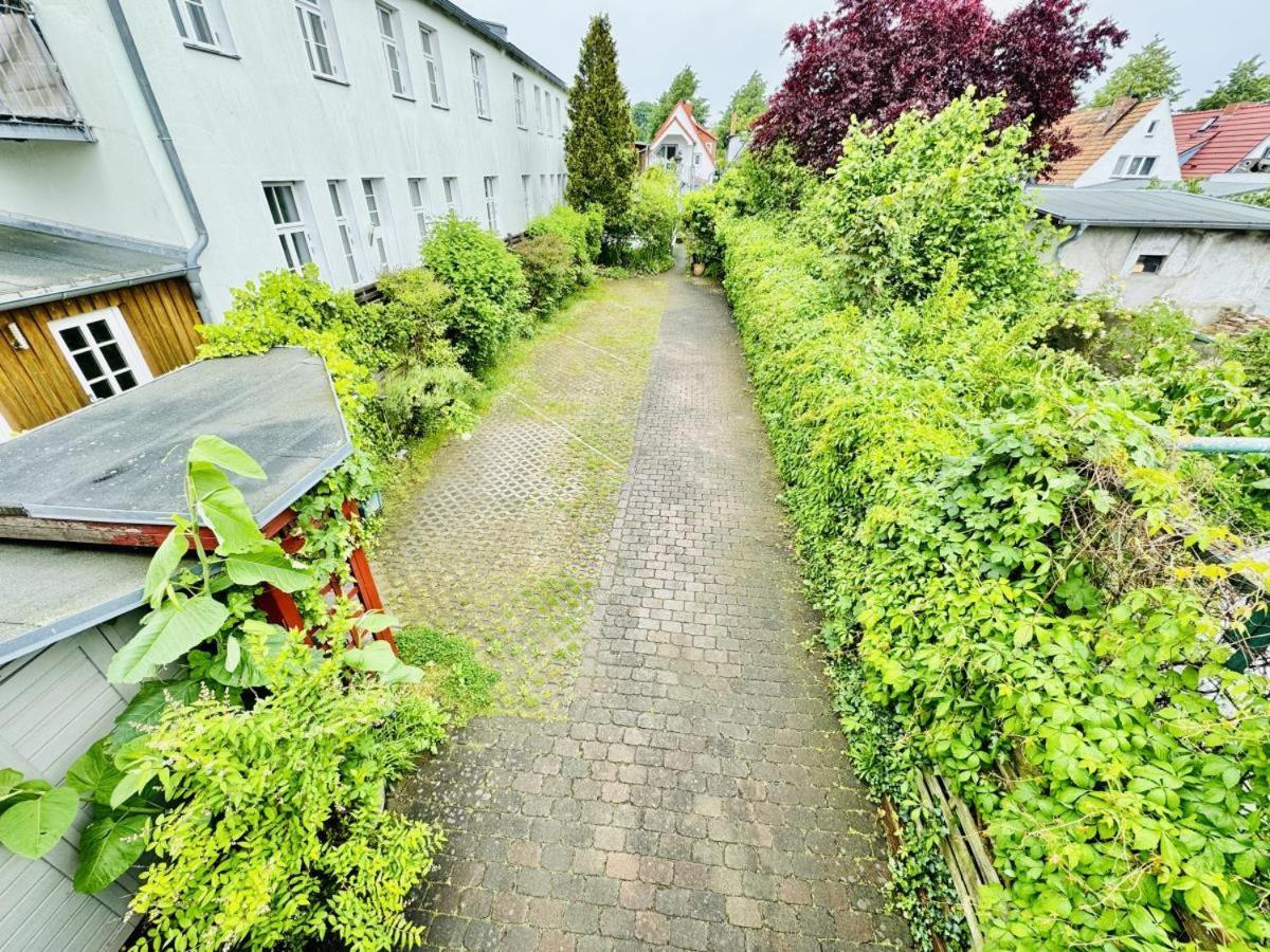 Haus Vier Freunde, Vincent Apartamento Rostock Exterior foto