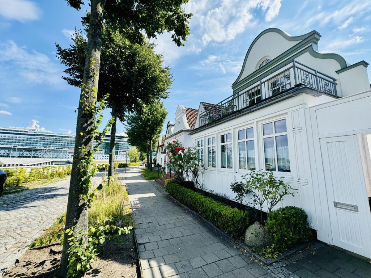 Haus Vier Freunde, Vincent Apartamento Rostock Exterior foto